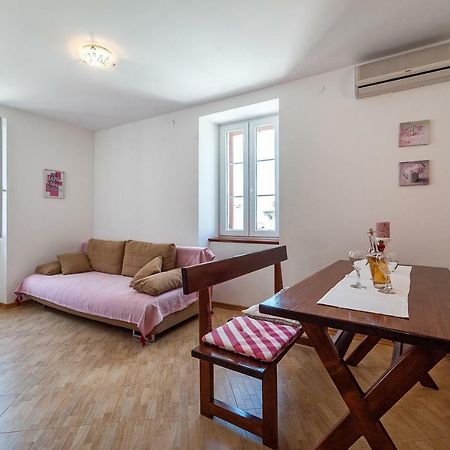 Apartmani Aligator พรีมอชเตน ภายนอก รูปภาพ