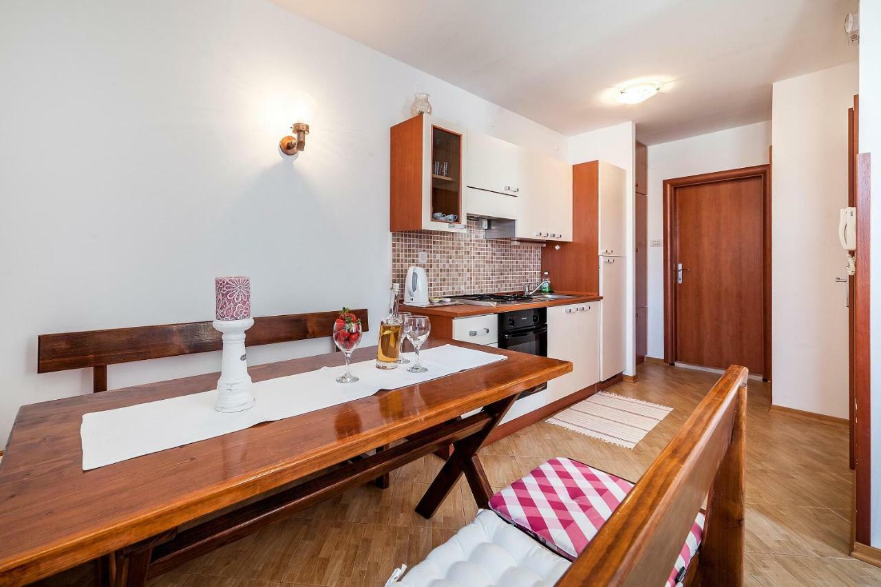 Apartmani Aligator พรีมอชเตน ภายนอก รูปภาพ
